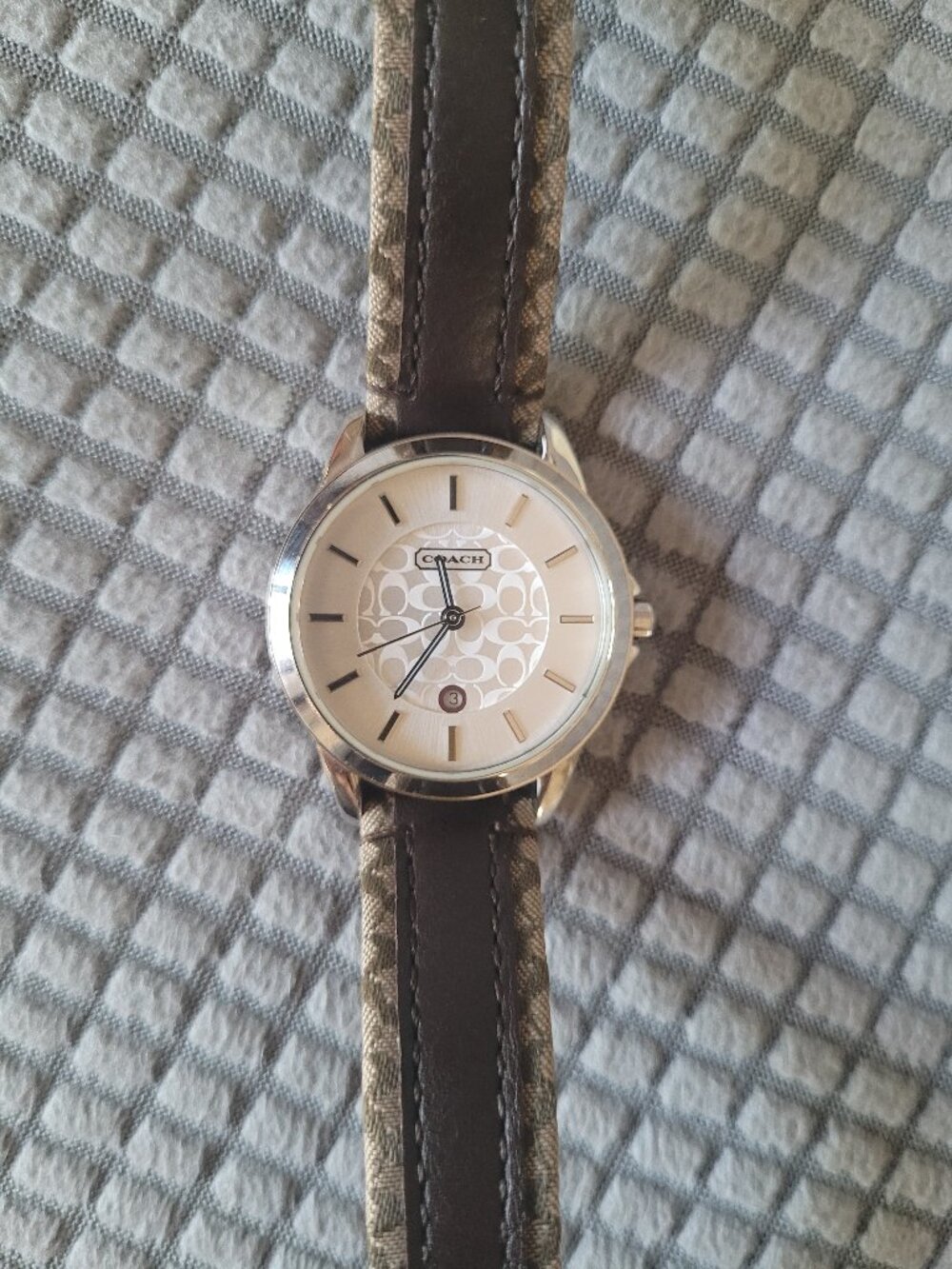 Coach W950 Classic Signature SS Strap Khaki/Mahogany Watch (NWT)